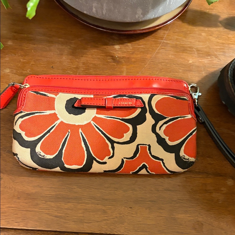Vintage Coach Orange Floral Wristlet Clutch wristlet